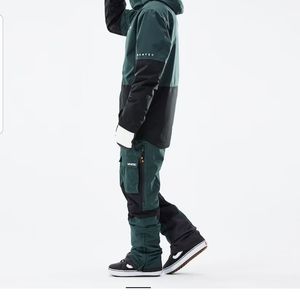 Hawk M Snowboard Jacket and pants and mittens